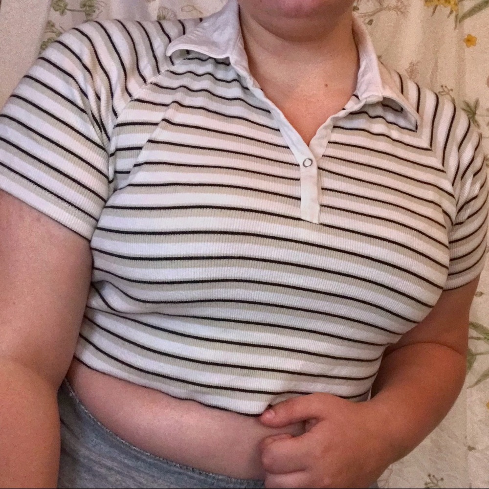 vintage thrifted 90s striped buttoned baby tee!!